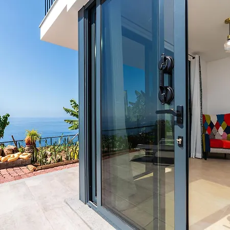 Mouras House, * Arco da Calheta (Madeira)