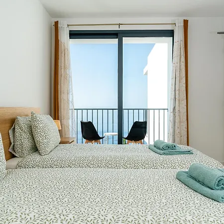 Semesterbostad Mouras House, Arco da Calheta (Madeira)